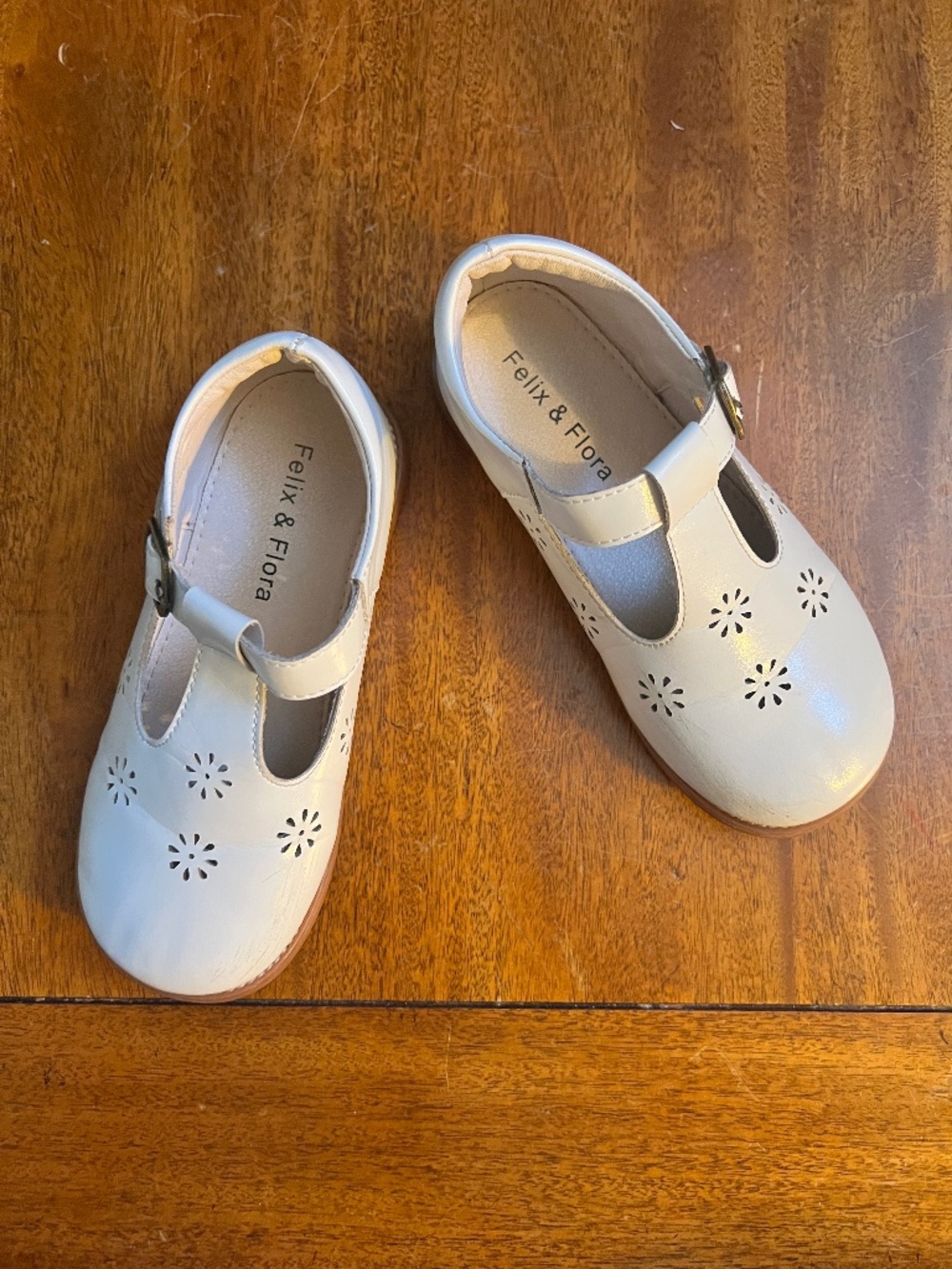 Felix & Flora Toddler Little Girl White Mary Janes Dress Shoes / Size 11